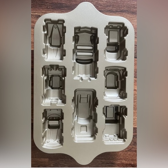 Nordic Ware Cars Cake Mold Bundt Pan - Picture 2 of 4